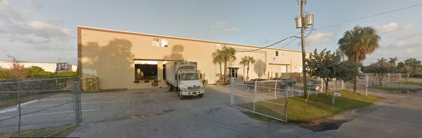 Bank-Owned Cold Storage Warehouse (USDA-Approved) & Expansion Lot : 290 SW 14th Ave, Pompano Beach, FL 33069